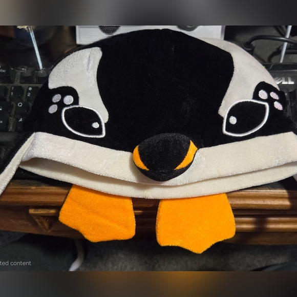 Sea World Penguin Puffin Hat Beanie Unisex with Flippers and Feet - Picture 1 of 4